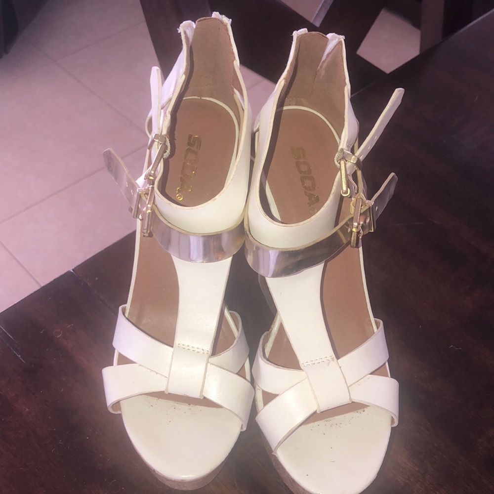 White wedges